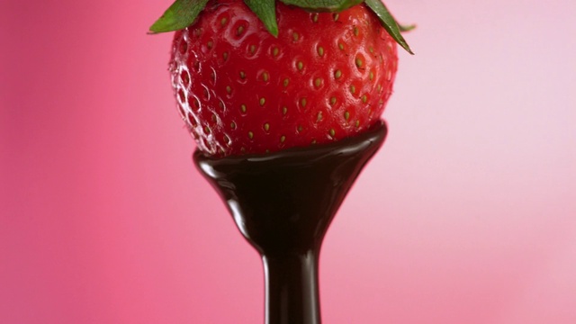 Video Reference: Food, Liquid, Fruit, Strawberry, Ingredient, Natural foods, Strawberries, Seedless fruit, Berry, Drink