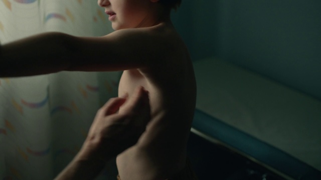 Video Reference: Joint, Hand, Arm, Eyebrow, Shoulder, Muscle, Neck, Human body, Ear, Eyelash
