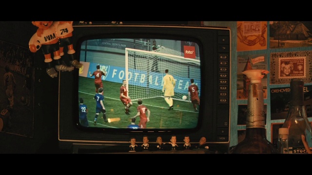 Video Reference: Sports equipment, Field house, Sports uniform, Helmet, Flat panel display, Jersey, Player, Display device, Technology, Net