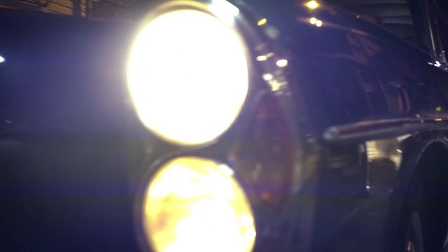 Video Reference: Automotive lighting, Amber, Fixture, Gas, Tints and shades, Circle, Lens flare, Auto part, Darkness, Electric blue