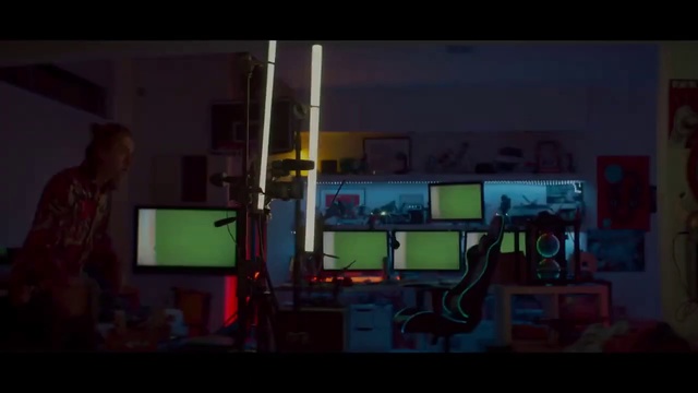 Video Reference: Electricity, Entertainment, Gas, Machine, Art, Display device, Audio equipment, Event, Electric blue, Glass