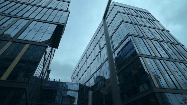 Video Reference: Building, Skyscraper, Daytime, Sky, Tower block, Tower, Architecture, Cloud, Condominium, Commercial building