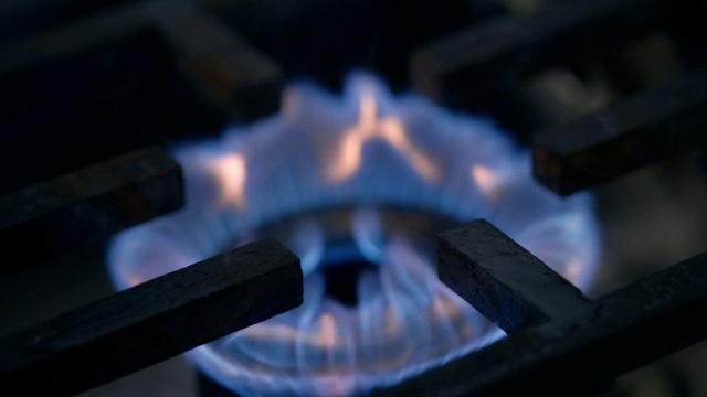 Video Reference: Charcoal, Fire, Flame, Gas stove, Wood, Gas, Heat, Electric blue, Stove, Metal