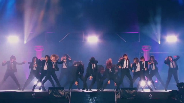 Video Reference: Sky, Light, Purple, Concert, Music, Music artist, Entertainment, Performing arts, Musician, Artist