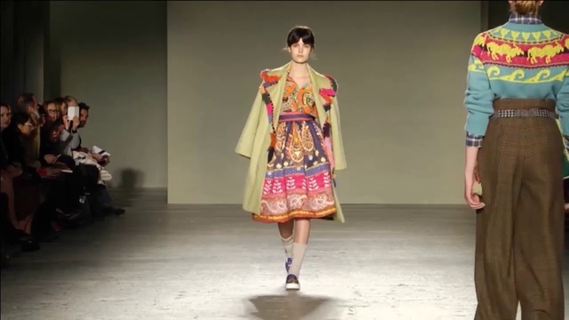 Video Reference: Textile, Sleeve, Waist, Fashion design, One-piece garment, Entertainment, Performing arts, Street fashion, Event, Costume design