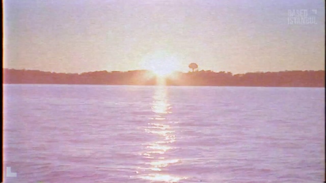 Video Reference: Water, Sky, Water resources, Atmosphere, Afterglow, Nature, Cloud, Sunlight, Dusk, Lake
