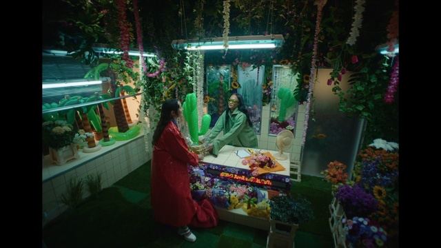 Video Reference: Plant, Temple, Fun, Leisure, Event, Entertainment, Trade, Flower Arranging, Greengrocer, Tree