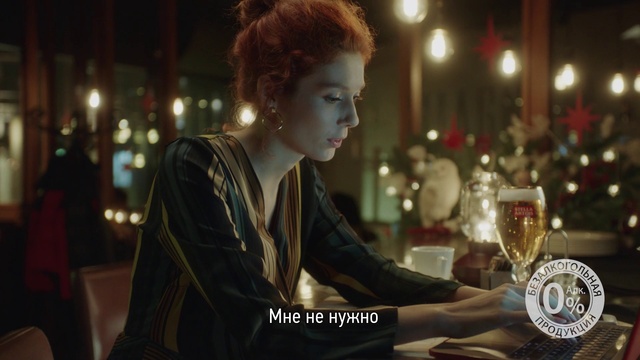 Video Reference: Tableware, Musician, Flash photography, Wine glass, Drinkware, Music, Fun, Pianist, Event, Fashion design