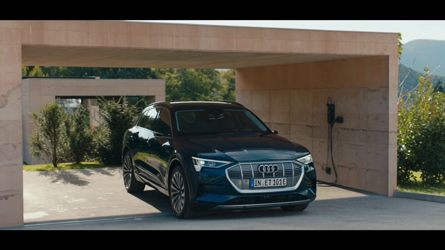 Video Reference: Automotive parking light, Wheel, Tire, Vehicle, Vehicle registration plate, Car, Grille, Hood, Automotive lighting, Plant