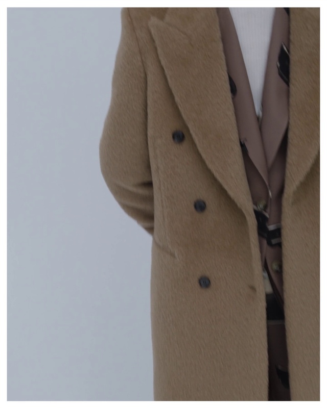 Video Reference: Overcoat, Dress shirt, Coat, Sleeve, Collar, Street fashion, Suit, Beige, Trench coat, Blazer
