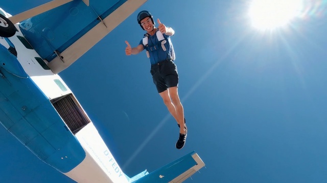 Video Reference: Footwear, Shorts, Sky, Sports equipment, Leisure, Elbow, Recreation, Electric blue, Sports, Knee