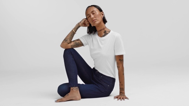 Video Reference: Hair, Face, Chin, Shirt, Arm, Eye, Neck, Sleeve, Waist, Gesture