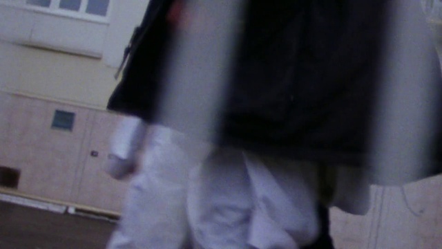 Video Reference: Sleeve, Waist, Gesture, Thigh, Window, Knee, Street fashion, Sportswear, Trunk, Flooring