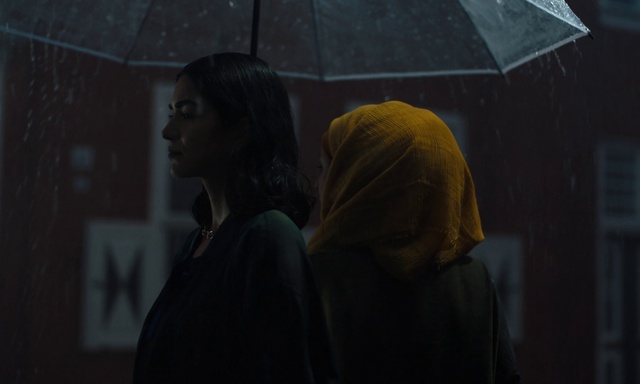 Video Reference: Flash photography, Grey, Umbrella, Tints and shades, Midnight, Fun, Darkness, Event, City, Shadow