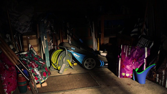 Video Reference: Tire, Wheel, Automotive lighting, Automotive tire, Vehicle, Motor vehicle, Car, Mode of transport, Automotive design, Vehicle door