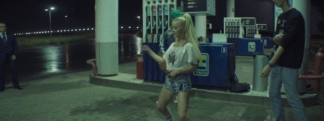 Video Reference: Joint, Shoulder, Shorts, Standing, Thigh, Fun, Flooring, Street fashion, Human leg, City