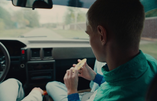 Video Reference: Car, Hand, Vehicle, Mirror, Automotive mirror, Motor vehicle, Gesture, Steering wheel, Satellite radio, Automotive design