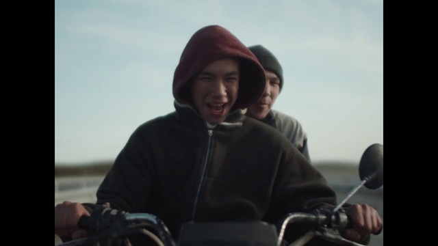 Video Reference: Sky, Cloud, Travel, Motor vehicle, Landscape, Smile, Happy, Camera, Recreation, Fun