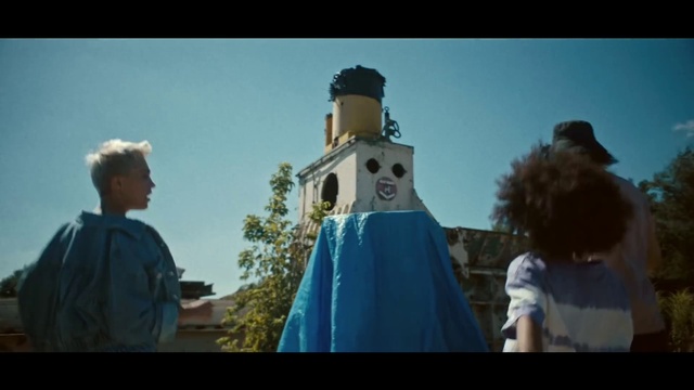 Video Reference: Sky, World, Happy, Travel, Fun, Art, T-shirt, Leisure, Event, Recreation