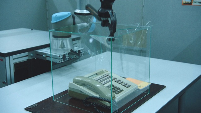 Video Reference: Gadget, Automotive design, Science, Machine, Electronic device, Display case, Audio equipment, Eyewear, Glass, Scientific instrument