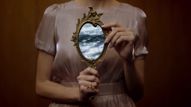 Video Reference: Hand, Picture frame, Sleeve, Gesture, Trophy, Jewellery, Glass, Circle, Event, Wrist