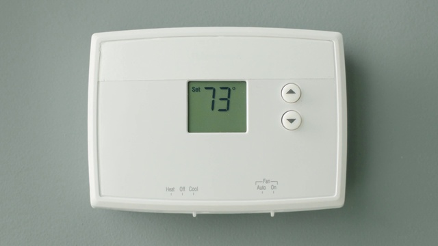 Video Reference: Clock, Rectangle, Gas, Display device, Circle, Font, Number, Measuring instrument, Interior design, Brand