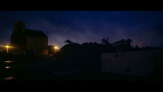 Video Reference: Sky, Cloud, Dusk, Shooter game, Building, House, Window, Vehicle, City, Asphalt