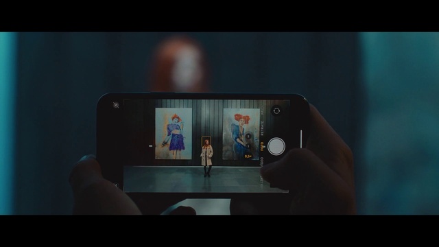 Video Reference: Hand, Mobile phone, Telephony, Communication Device, Gadget, Portable communications device, Gesture, Finger, Mobile device, Thumb