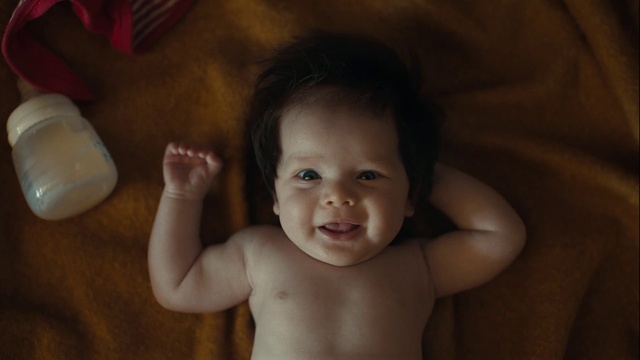 Video Reference: Forehead, Nose, Cheek, Skin, Smile, Lip, Hand, Hairstyle, Arm, Mouth