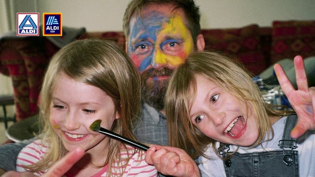 Video Reference: Smile, Nose, Cheek, Lip, Chin, Mouth, Hairstyle, Eyebrow, Tooth, Facial expression