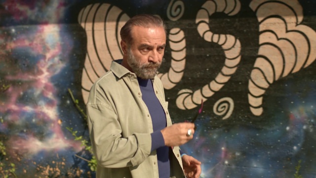 Video Reference: Head, Human, Human body, Beard, Microphone, Organism, Artist, Art, Fun, Entertainment