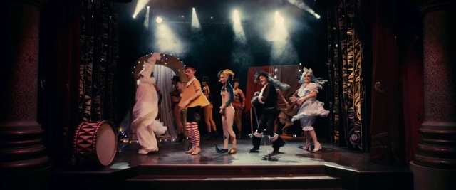 Video Reference: Leg, Dance, Dress, Musical instrument, Entertainment, Leisure, Performing arts, Concert, Music, Artist