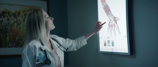 Video Reference: Joint, Shoulder, Gesture, Art, Event, Design, Presentation, Visual arts, Room, T-shirt