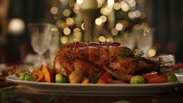 Video Reference: Food, Tableware, Recipe, Ingredient, Hendl, Plate, Chicken meat, Roasting, Roast goose, Fried food