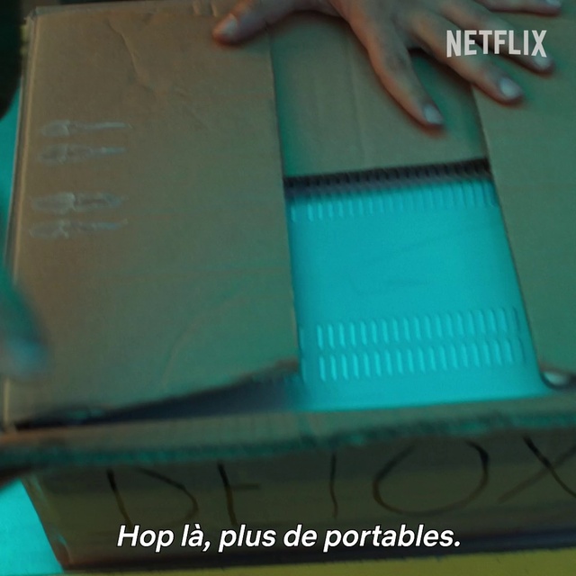 Video Reference: Azure, Gesture, Rectangle, Font, Aqua, Material property, Wrist, Electric blue, Human leg, Fashion accessory