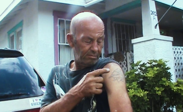 Video Reference: Hood, Vehicle, Window, Car, Motor vehicle, Beard, Automotive lighting, Eyewear, Vehicle door, Personal luxury car