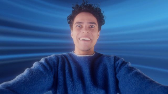 Video Reference: Forehead, Cheek, Chin, Smile, Eyebrow, Facial expression, Flash photography, Jaw, Gesture, Happy