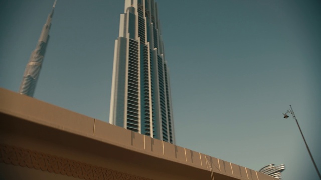 Video Reference: Sky, Building, Skyscraper, Tower, Condominium, Tower block, Composite material, Facade, City, Commercial building