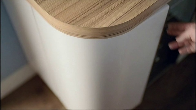 Video Reference: Neck, Sleeve, Wood, Collar, Waist, Ceiling, Curtain, Metal, Pattern, Wood stain