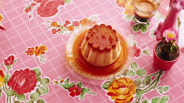 Video Reference: Food, Tableware, Dishware, Ingredient, Plate, Cuisine, Serveware, Recipe, Dish, Cake decorating