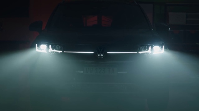 Video Reference: Automotive tail & brake light, Vehicle, Car, Hood, Automotive lighting, Automotive design, Bumper, Automotive mirror, Headlamp, Automotive tire