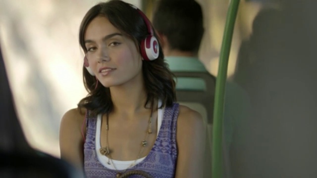 Video Reference: Hairstyle, Flash photography, Happy, Black hair, Sleeveless shirt, Street fashion, Vest, Long hair, Electric blue, Necklace