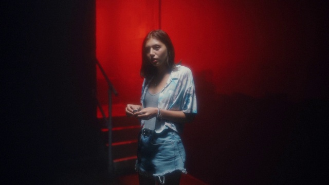 Video Reference: Shirt, Flash photography, Musician, Entertainment, Artist, Performing arts, Audio equipment, T-shirt, Music, Music artist