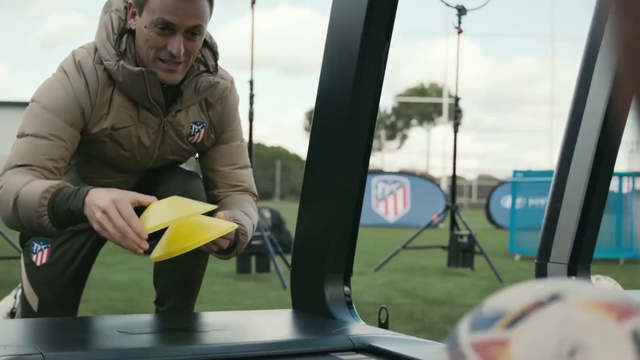 Video Reference: Vertebrate, Cloud, Sky, Automotive mirror, Mammal, Golf cart, Grass, Leisure, Recreation, Fun