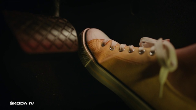 Video Reference: Shoe, Jaw, Wood, Flash photography, Foot, Human leg, Outdoor shoe, Athletic shoe, Bone, Carmine