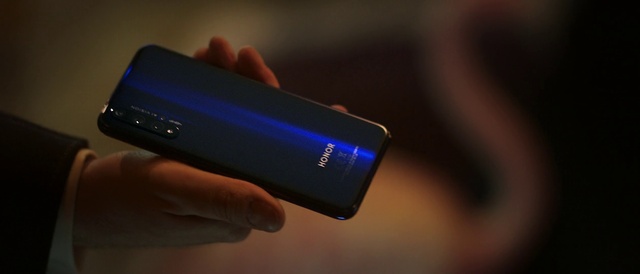 Video Reference: Hand, Mobile phone, Telephony, Communication Device, Portable communications device, Gadget, Finger, Thumb, Mobile device, Nail