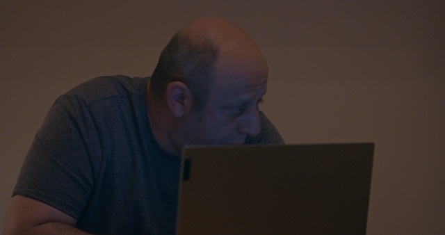 Video Reference: Computer, Personal computer, Laptop, Sky, Audio equipment, T-shirt, Event, Peripheral, Fun, Darkness