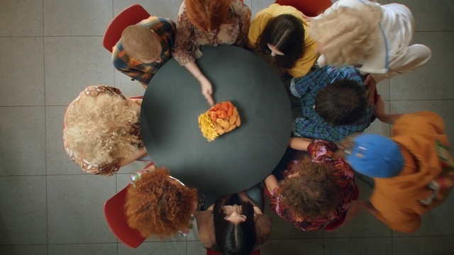 Video Reference: Art, Recipe, Fashion accessory, Circle, Cuisine, Visual arts, Wood, Sweetness, Dish, Still life photography