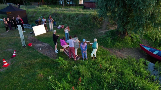 Video Reference: Plant, Tree, People in nature, Land lot, Grass, Leisure, Groundcover, Grassland, Recreation, Landscape