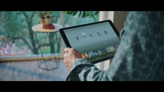 Video Reference: Tablet computer, Computer, Communication Device, Leisure, Gadget, Mobile device, Display device, Font, Fun, Recreation